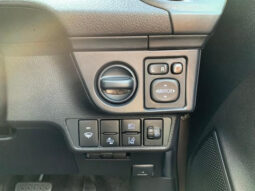 
										TOYOTA COROLLA AXIO 2018 LIGHT GRAY M full									