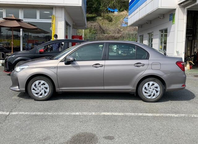 
								TOYOTA COROLLA AXIO 2018 LIGHT GRAY M full									