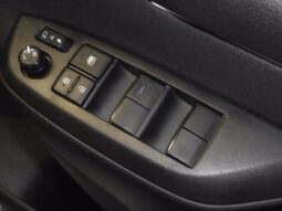 
										TOYOTA YARIS 2020 SILVER M full									