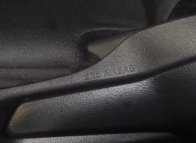 
								TOYOTA YARIS 2020 SILVER M full									