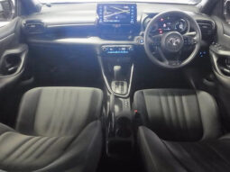 
										TOYOTA YARIS 2020 SILVER M full									