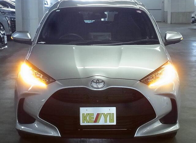 
								TOYOTA YARIS 2020 SILVER M full									