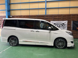 TOYOTA ESQUIRE 2018 WHITE