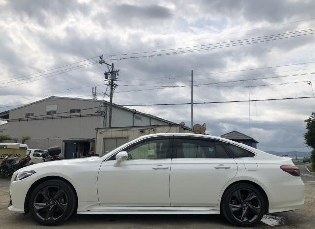
								TOYOTA CROWN 2020 PEARL full									