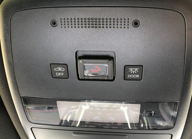 
								TOYOTA CROWN 2020 PEARL full									