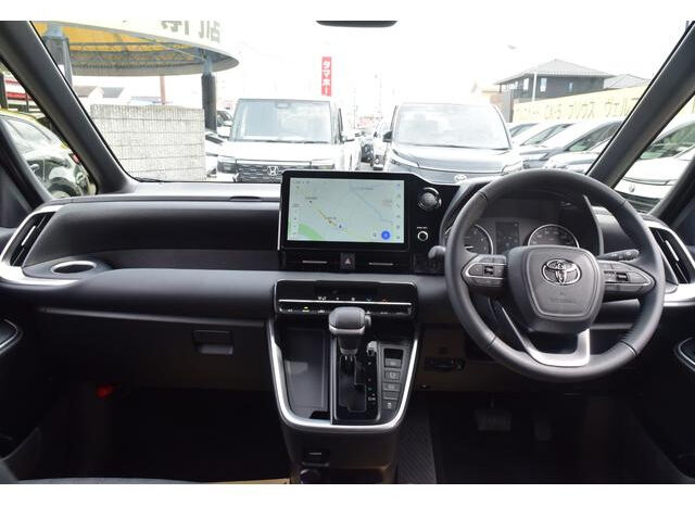 
								TOYOTA VOXY 2024 BLACK full									