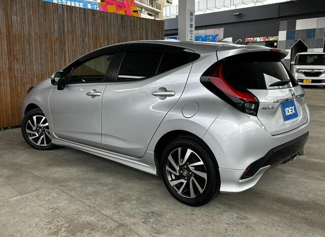 
								TOYOTA AQUA 2021 SILVER M full									