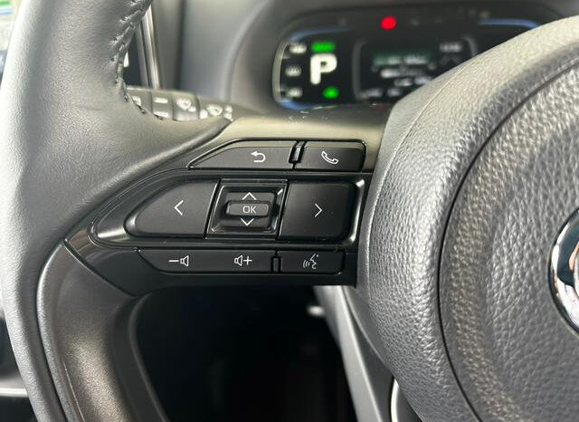 
								TOYOTA AQUA 2021 SILVER M full									