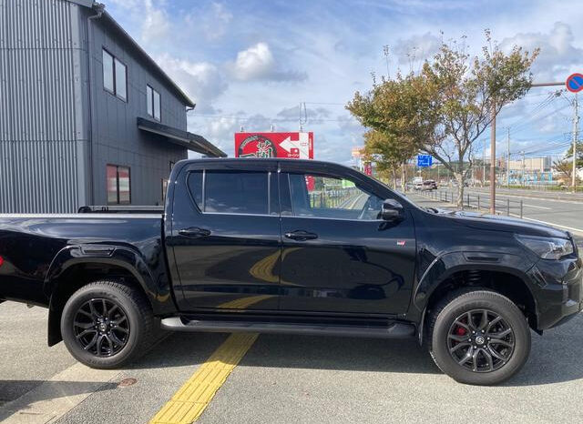 
								TOYOTA HILUX 2023 BLACK full									