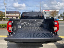 
										TOYOTA HILUX 2023 BLACK full									