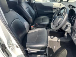 
										TOYOTA VITZ 2013 PEARL WHITE full									
