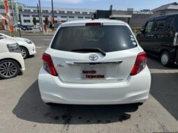
										TOYOTA VITZ 2013 PEARL WHITE full									