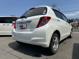 
										TOYOTA VITZ 2013 PEARL WHITE full									