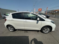 
										TOYOTA VITZ 2013 PEARL WHITE full									