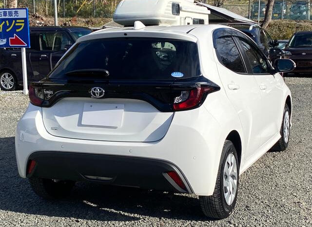 
								TOYOTA YARIS 2020 WHITE full									