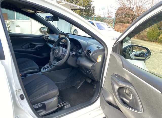 
								TOYOTA YARIS 2020 WHITE full									