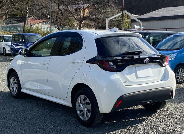 
								TOYOTA YARIS 2020 WHITE full									