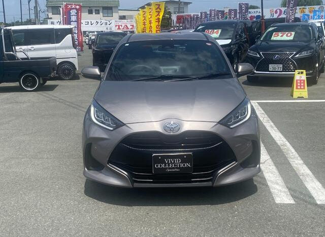 
								TOYOTA YARIS 2023 BROWN full									