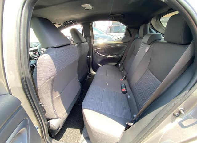 
								TOYOTA YARIS 2023 BROWN full									