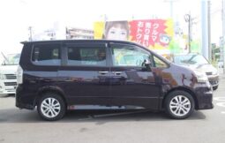 TOYOTA NOAH 2011